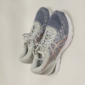 Women's Asics Gel-Nimbus 22 size9